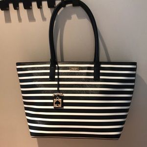 Large Kate Spade tote.